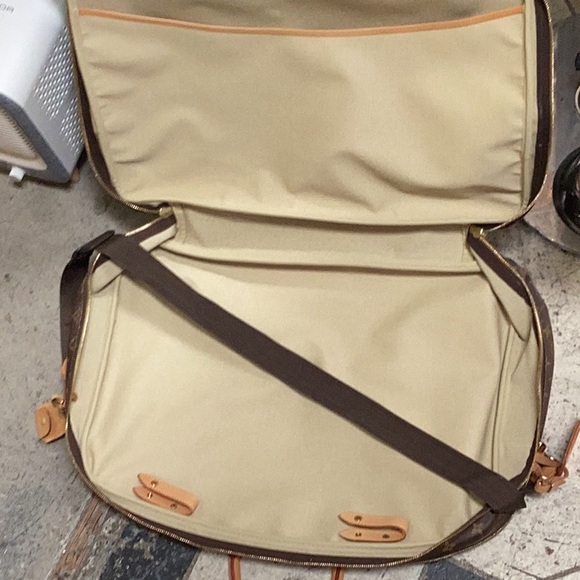 Loui Vuitton authentic. Travel luggage. - Picture 10 of 14